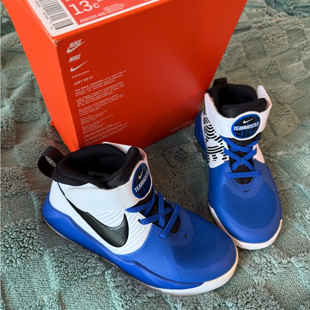 Nike Kids Team Hustle D 10 Blue Sneakers NEW UNWORN
